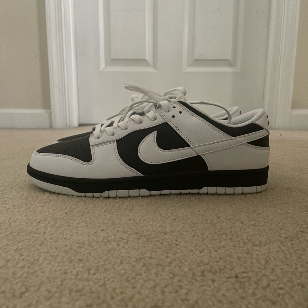 Nike Dunk Reverse Panda